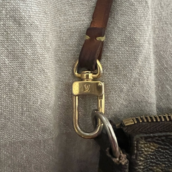 Authentic Louis Vuitton pochette - Picture 3 of 7
